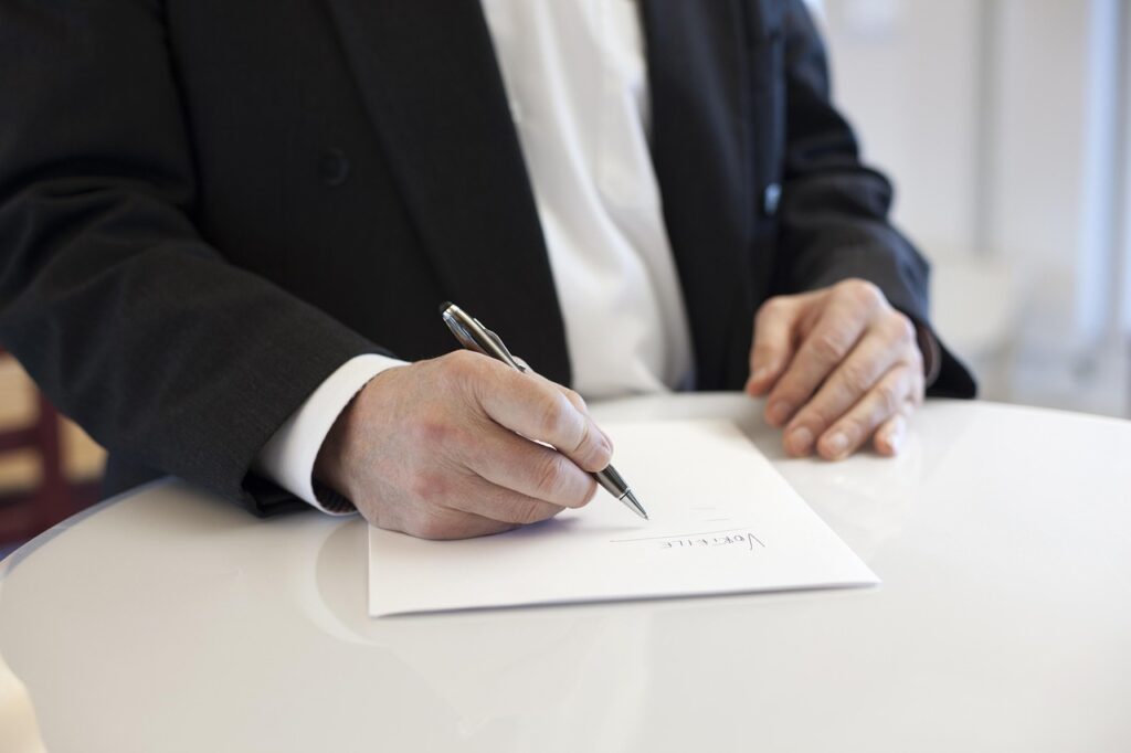 Key Differences Between HGV Traction and Full Haulage Contracts