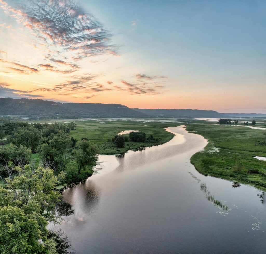 Mississippi River barge traffic