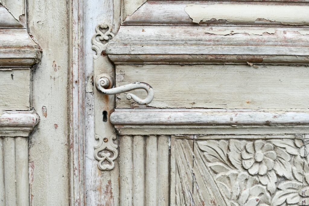 antique ornate jewelry