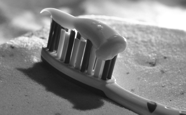 Colgate toothpaste ad with a dentist recommending the product.